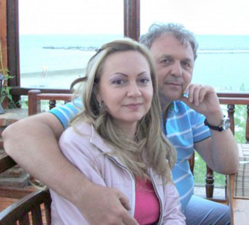 Anesteziştii Dorin şi Nicoleta Arhire vor să scape de arestul la domiciliu, iar medicul Marius Militaru cere deblocarea conturilor